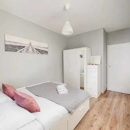 Warszawa-wlochy Serene By Bookinghost شقة وارسو