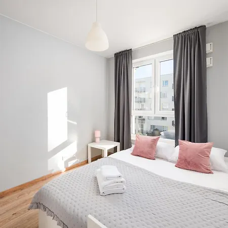 Warszawa-wlochy Serene By Bookinghost *