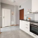Warszawa-wlochy Serene By Bookinghost Apartmán